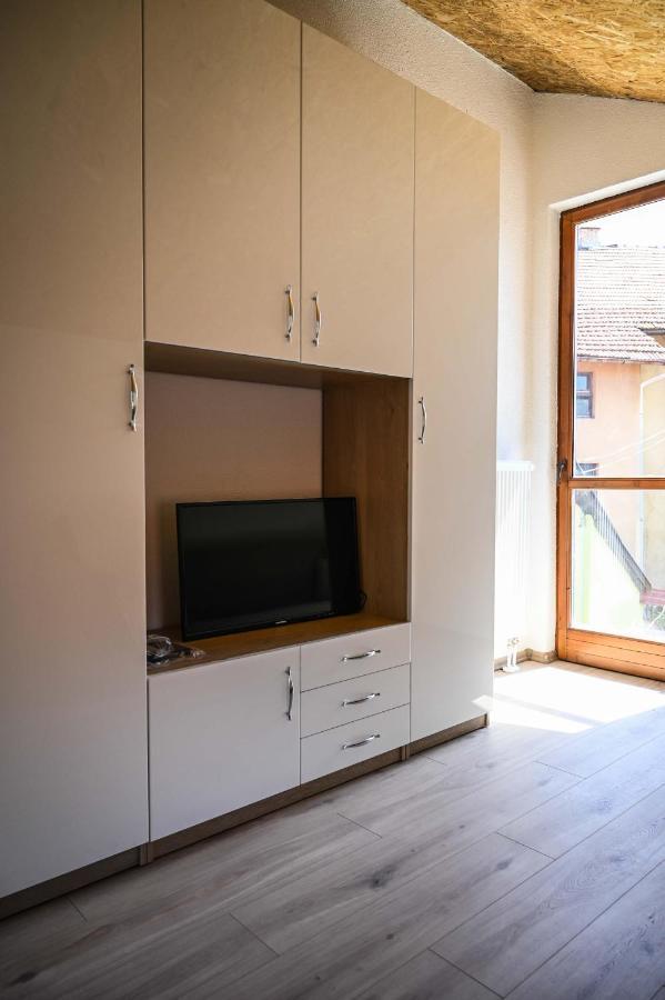 Elem Apartmani Skver Tuzla Exterior foto